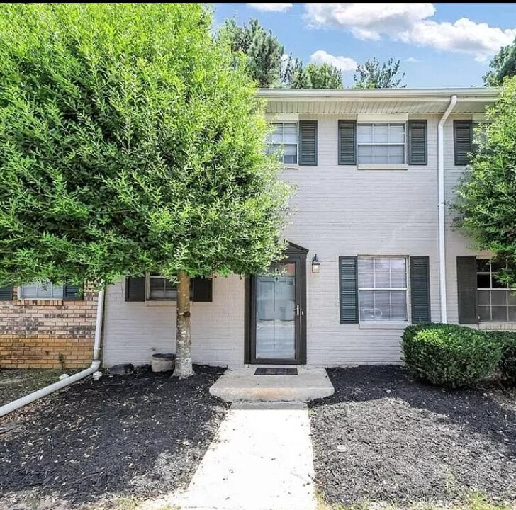 Primary Photo - 4701 Flat Shoals Rd
