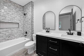 Building Photo - 3625 Lydia St