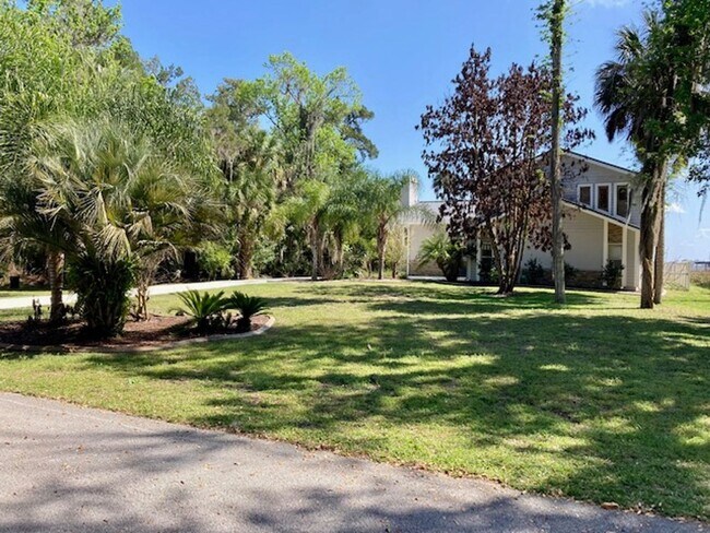 Building Photo - 1544 NW 17th Ct