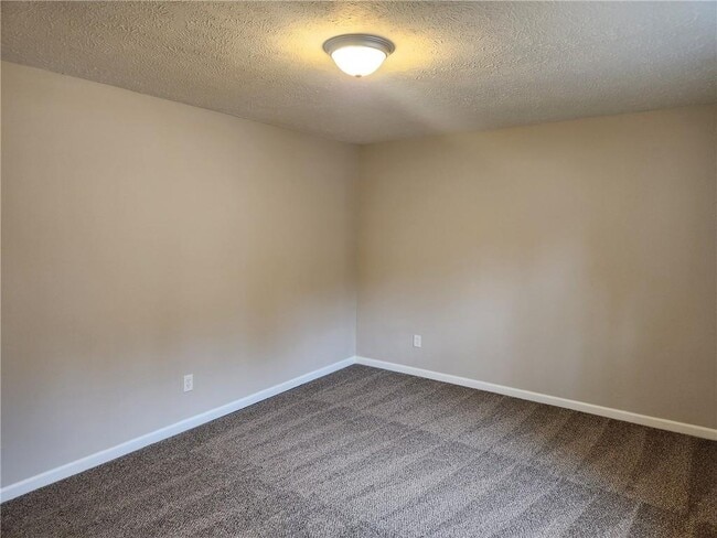 Building Photo - 1285 S Lea Ct SE