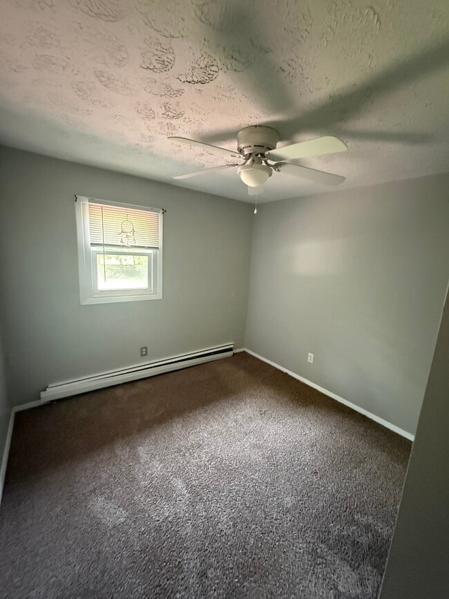 Building Photo - 1173 Rosewood Dr NE