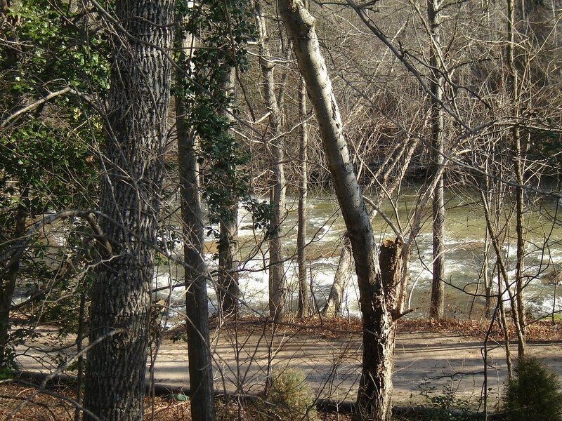 Foto del edificio - 100 River Way Dr