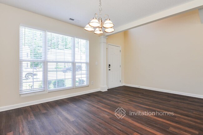Building Photo - 2917 Hayling Dr