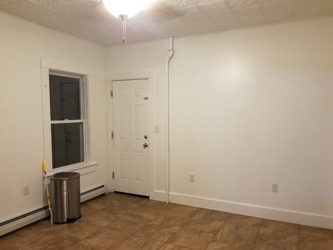 Building Photo - 128 Mt Hope St