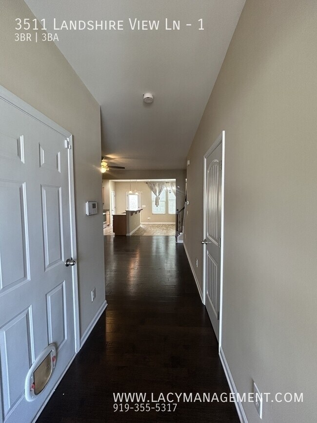 Foto del edificio - 3511 Landshire View Lane