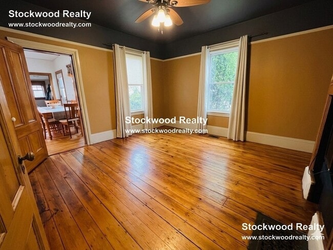 Foto del edificio - 36 Spring Garden St