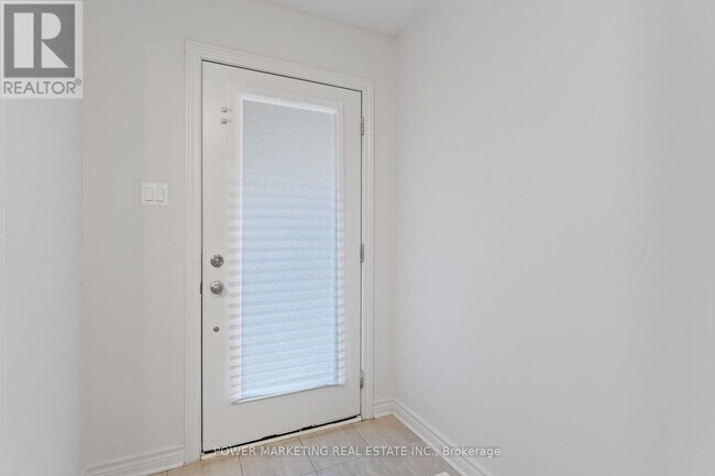 Building Photo - 875 Couloir Rd