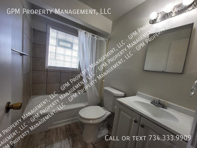 Foto del edificio - 8670 Schaefer Hwy