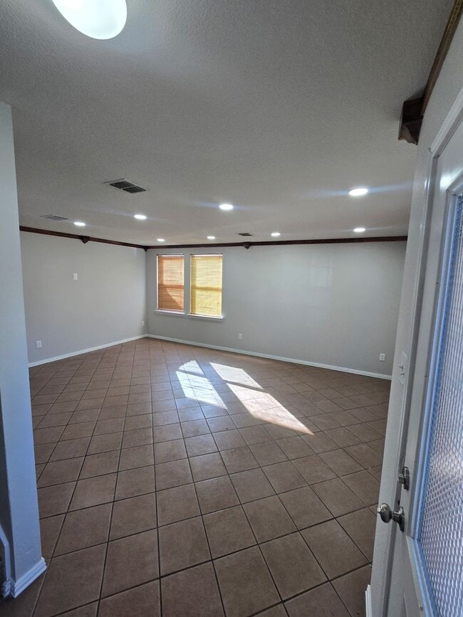 Building Photo - 5049 Mosaic Dr