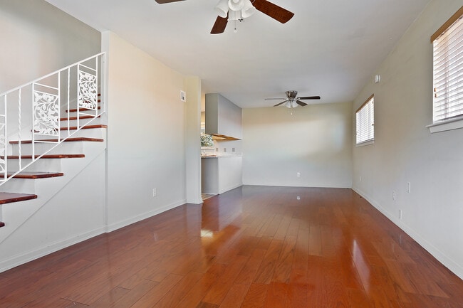 Building Photo - 2027 St Nick Dr