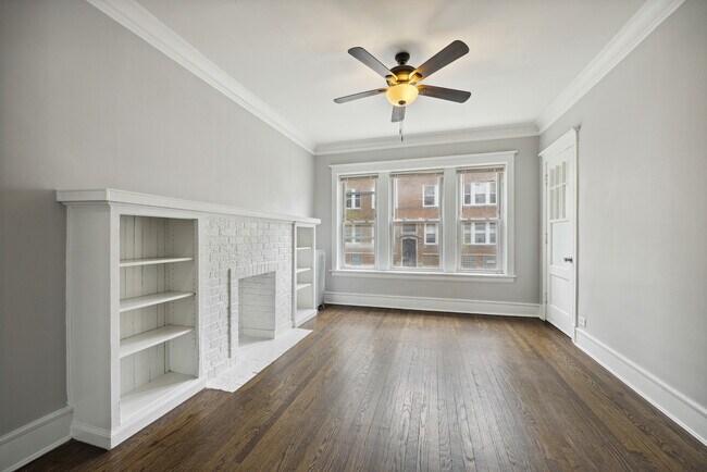 Building Photo - 3040 W Sunnyside Ave