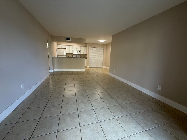Foto del edificio - 5317 Summerlin Rd