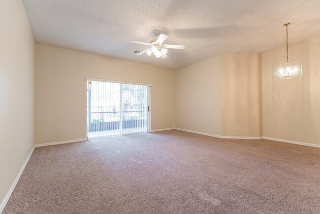 Building Photo - 471 Chapelwood Dr