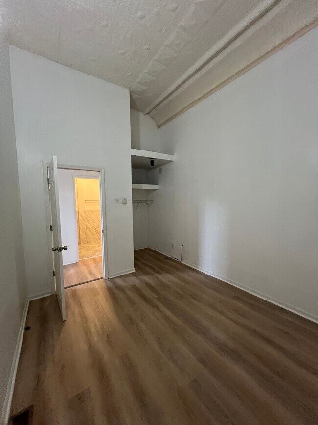 Foto del edificio - 2820 S Short St