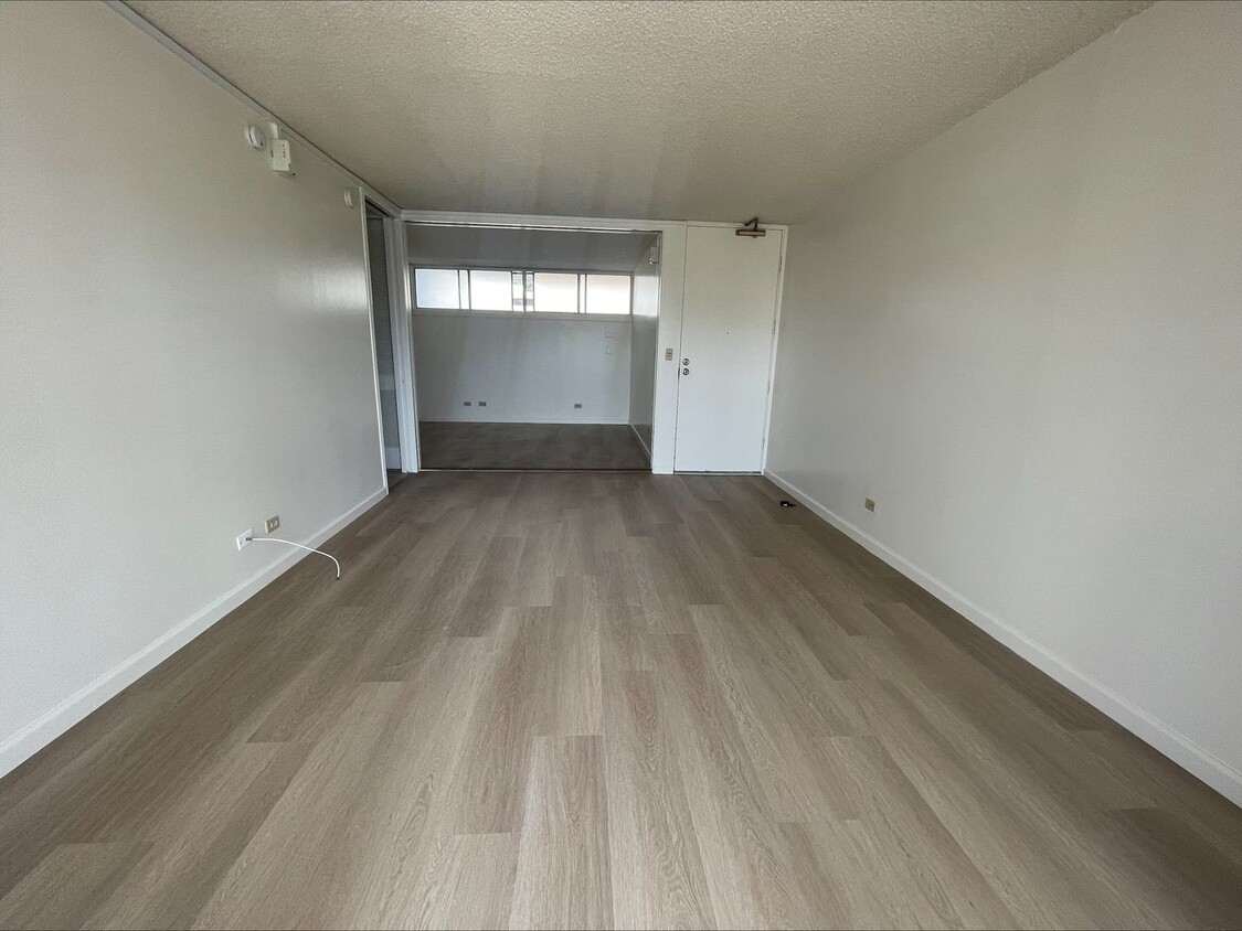 Primary Photo - Piikoi Tower - 1 Bed, 1 Bath, 1 Parking - ...