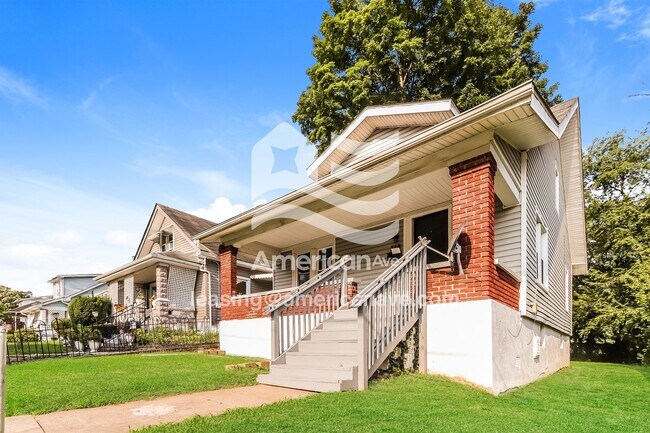 Building Photo - 318 S 39th St