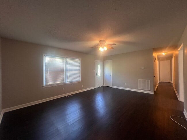 Foto del edificio - 3605 Somerset Dr