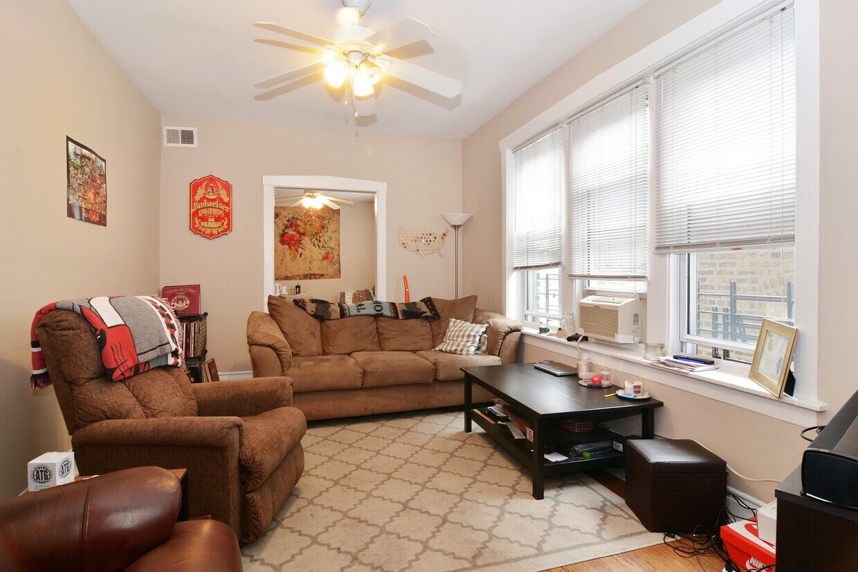 Primary Photo - 1214 N Wolcott Ave