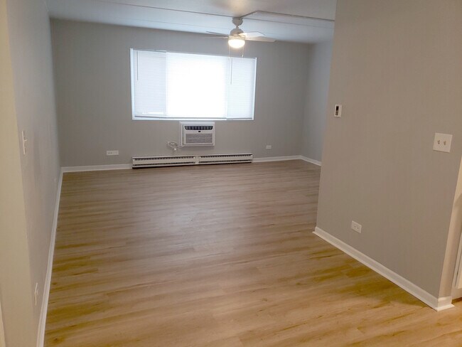 Building Photo - 329 Kimbell Ave