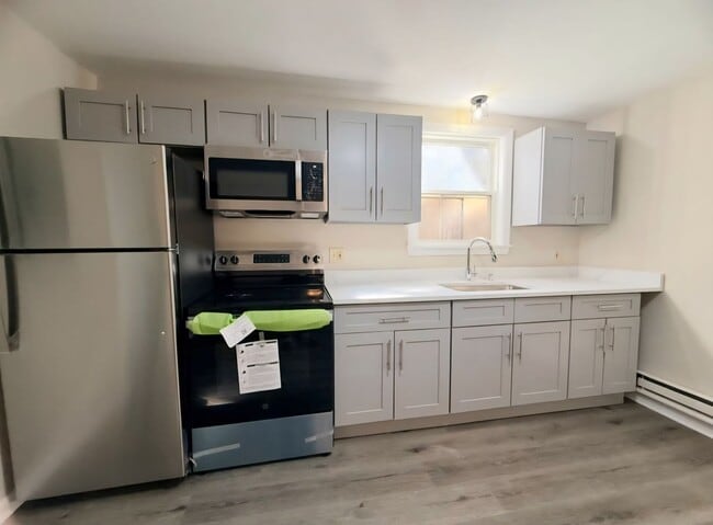 Building Photo - 3-7 Maple Street - Unit 7