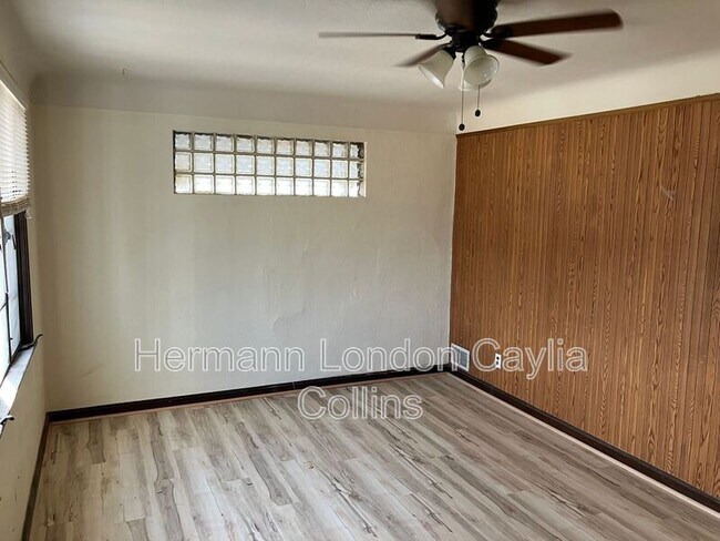 Foto del edificio - 5657 Sunbury Ave