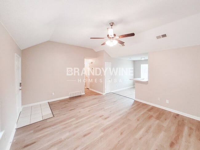 Building Photo - 4613 Sun Ridge Dr