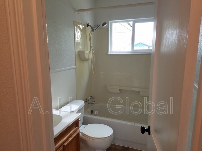 Foto del edificio - 4201 S Bowie St