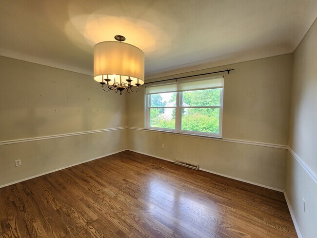 Foto del edificio - 720 Woodfield Dr