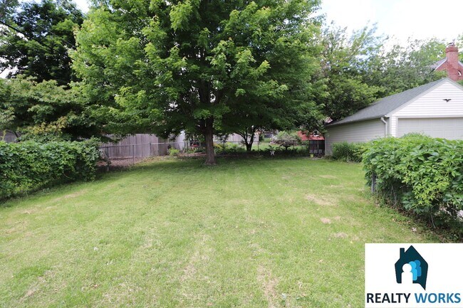 Building Photo - Charming 5 bed House!