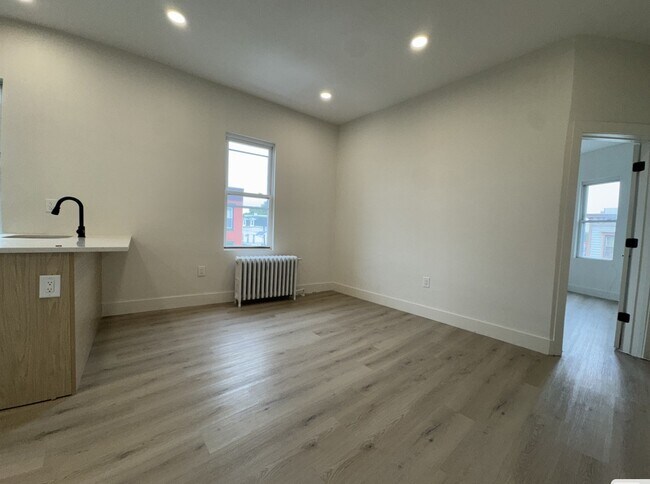 Foto del edificio - 530 W Side Ave