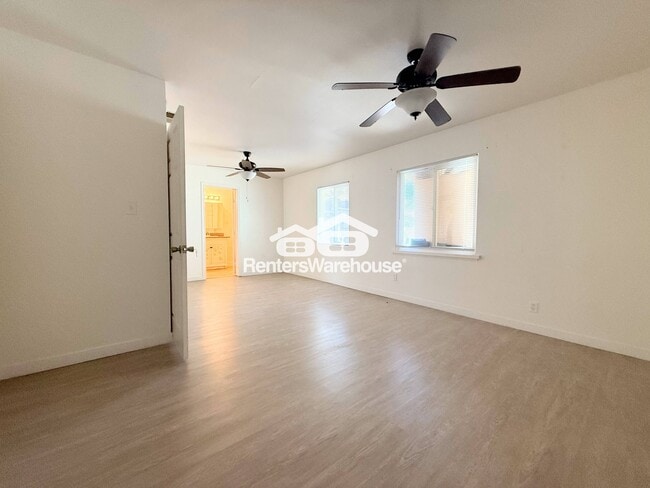 Building Photo - 4530 Garden Pl