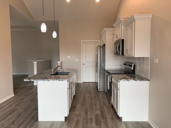 Foto del edificio - Beautiful 3 bed/3bath ranch townhome