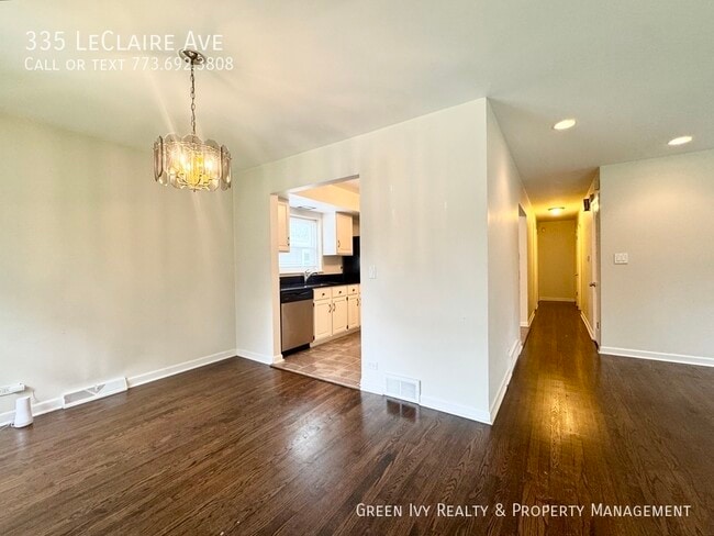 Building Photo - 335 Leclaire Ave