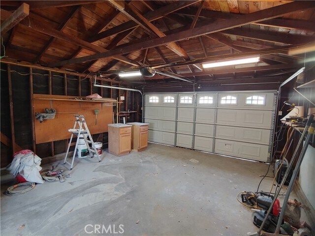 Building Photo - 712 E Yale St