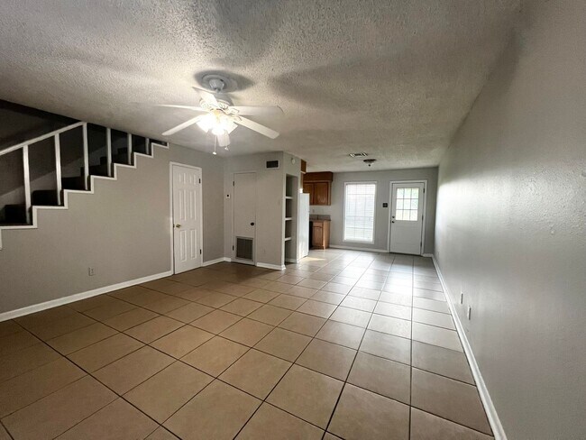 Building Photo - 211 Al Pearson Dr