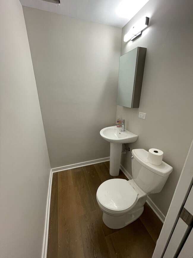 Foto del edificio - 7202 W Crain St