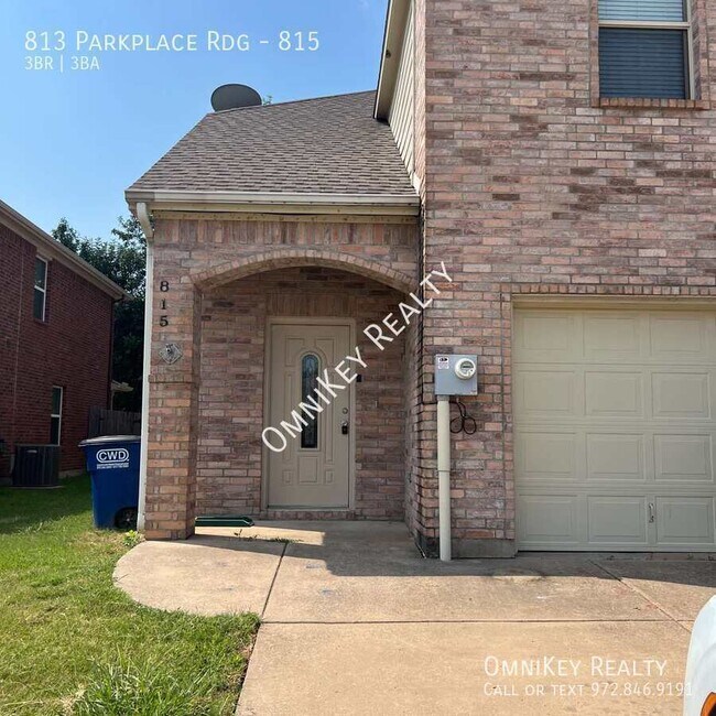 Foto del edificio - 813 Parkplace Ridge