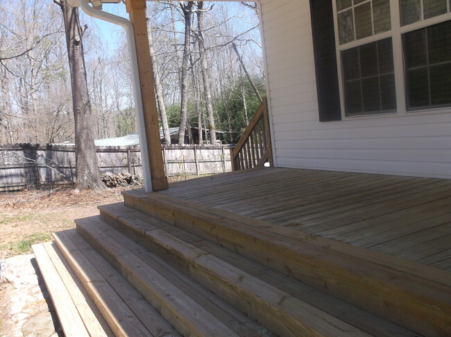 Building Photo - 196 Wildwood Trl