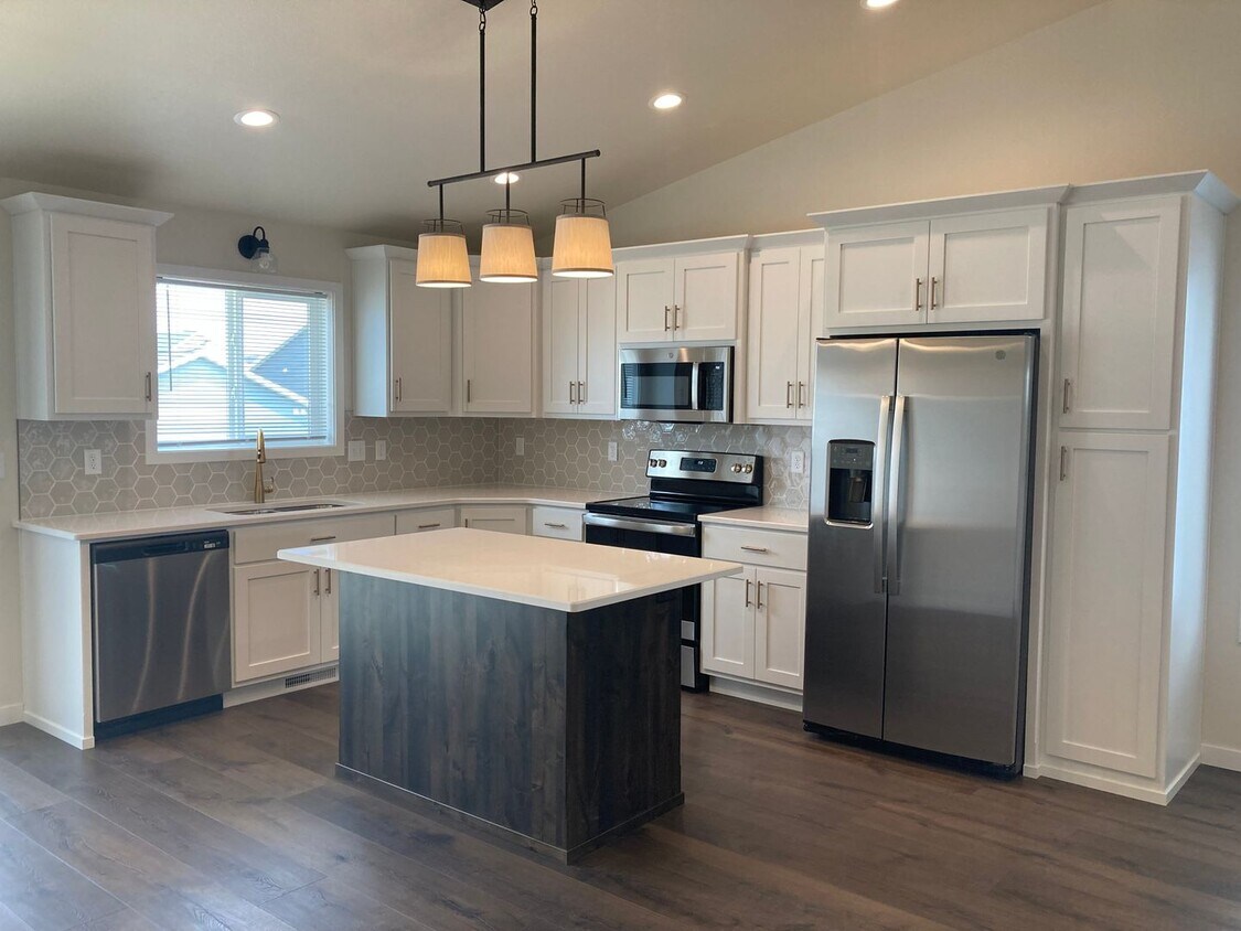 New 4 Bedroom/3 Bathroom House Rent With... House Rental in Horace