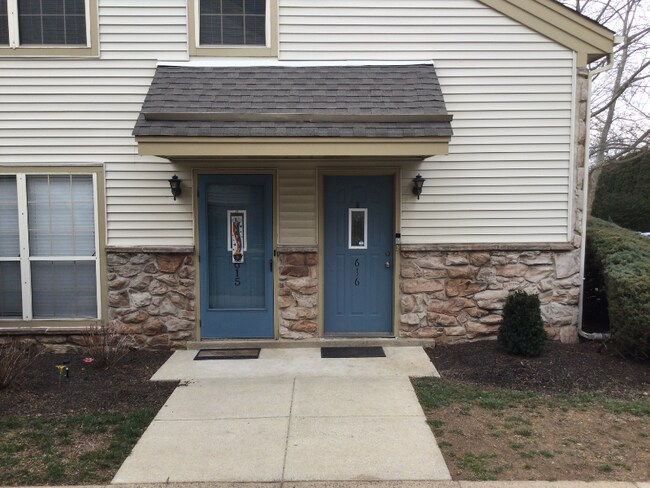 Building Photo - 616 Foxcroft Cir