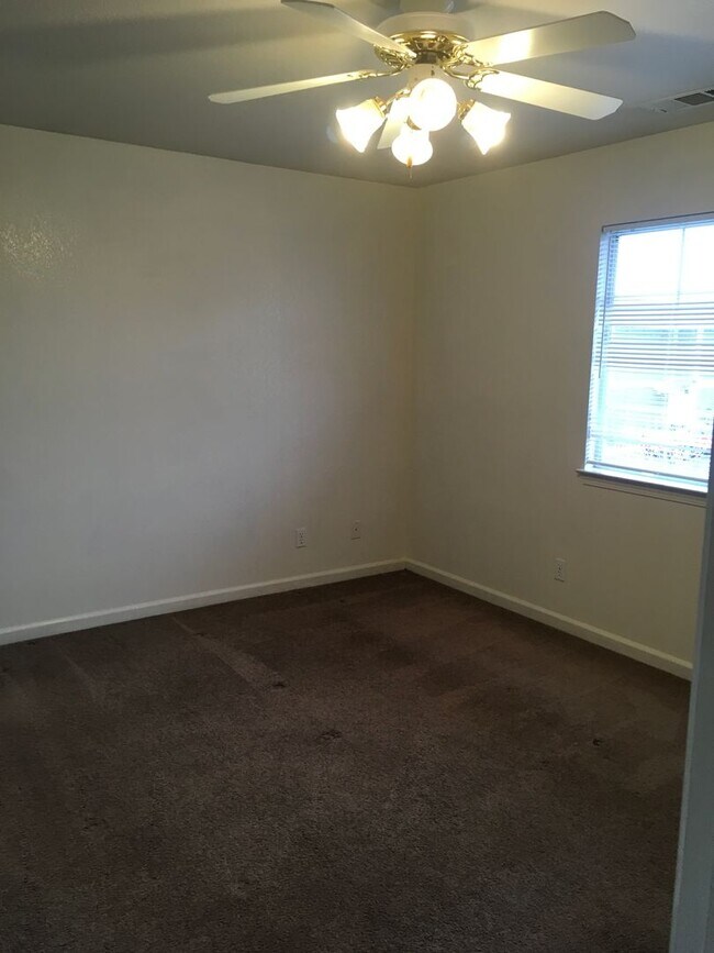 Foto del edificio - 819 Cally Ct