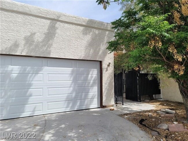 Building Photo - 3805 N Twig Ln
