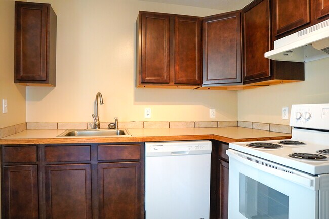 Building Photo - 136 N Mantua St