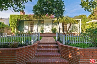 Building Photo - 11339 Albata St