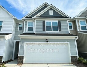 Building Photo - 4905 Arkose Dr