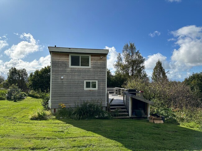 Building Photo - 56855 Thurston Dr