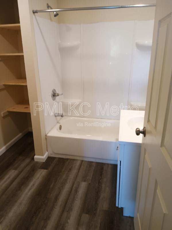 Foto del edificio - 26 S Central St