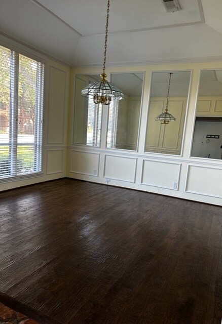 Comedor formal - 6320 Douglas St