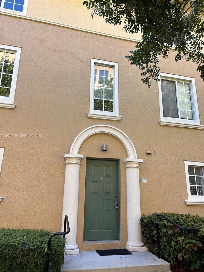 Foto del edificio - 2981 NE 185th St