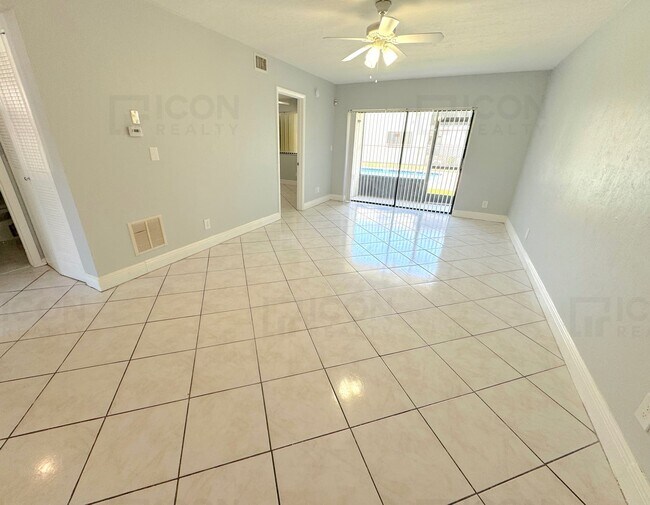 Foto del edificio - 152 NW 60th Ave